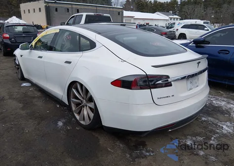 2013 Tesla Model S Performance z USA, uszkodzony, nr VIN 5YJSA1DP5DFP16287